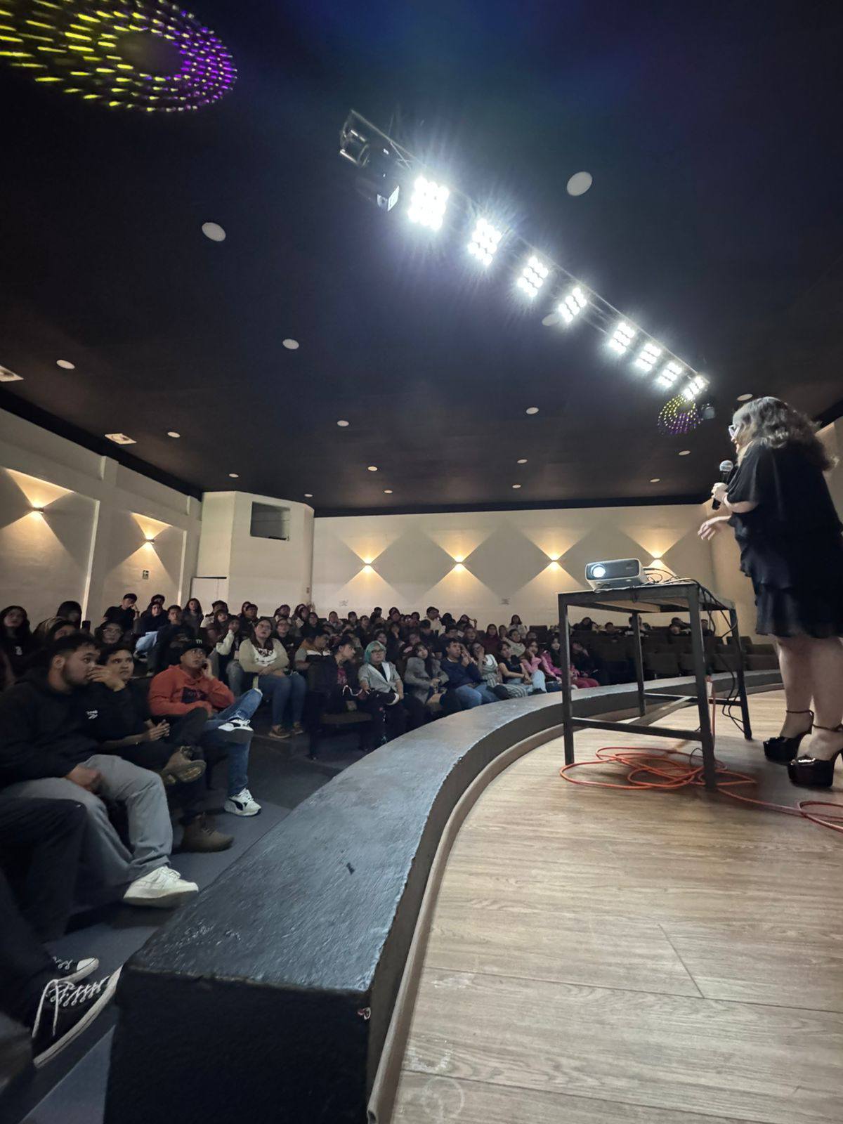 Clausuran ciclo de conferencias rumbo a Juvemprende 2.0